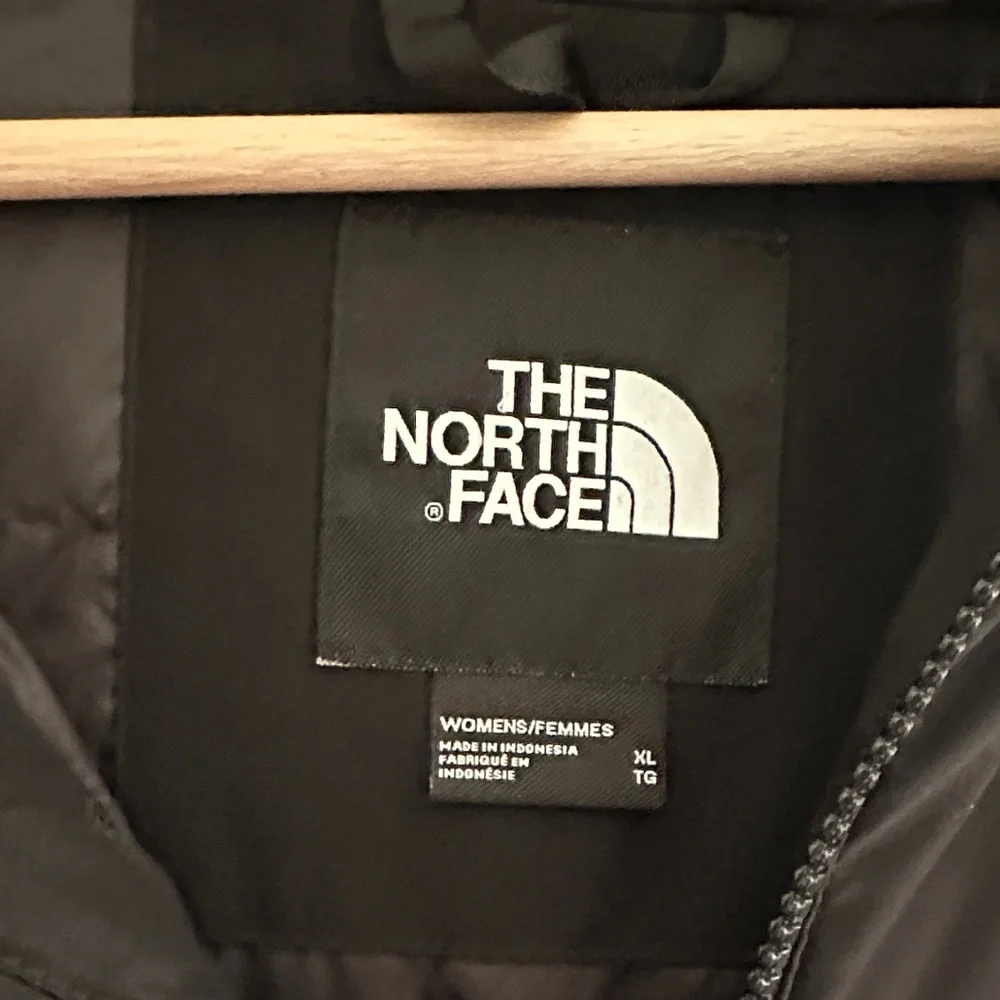 The North Face Women’s Corefire Black Puffer Jacket - Picture 2 of 4